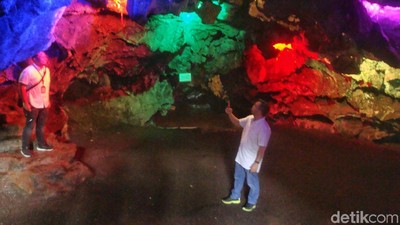 Foto: Warna-warni Goa Lawa Purbalingga yang Dikunjungi Menteri Rini
