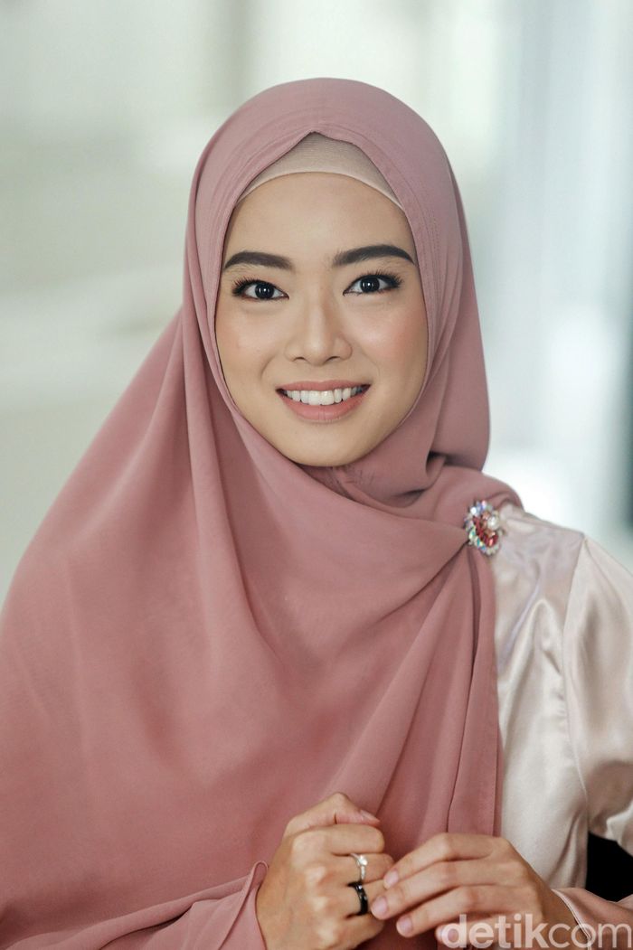 Lindswell Kwok sempat sholat sembunyi-sembunyi. (Ari Saputra/detikSport) Lindswell Kwok sempat sholat sembunyi-sembunyi. (Ari Saputra/detikSport)