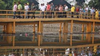 Jembatan pun sudah selesai diperbaiki. (Foto: Facebook Anies Baswedan)