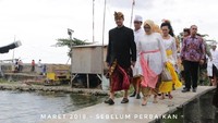 Tahun lalu, Anies bersama istri sempat menghadiri Upacara Melasti. Dia melewati jembatan yang hanya setapak dan berpasir. (Foto: Facebook Anies Baswedan)