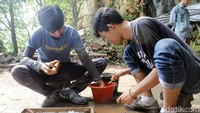 Dari penelitian yang dilakukan sebelumnya, muncul dugaan rentang usia Manusia Gua Pawon yang berada di angka 17 hingga 35 tahun. Namun dari hasil riset dari kedokteran gigi, ditemukan usia kematian yang lebih pasti yairu rata-rata di angka 33-36 tahun.