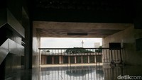 Masjid yang dibangun dengan dana negara sebesar Rp 7 miliar menyimpan filosofi makna di setiap sudutnya. (Isfari Hikmat/detikcom)