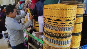 Foto: Peci Khas Suku Bugis Buat Oleh-oleh dari Maros