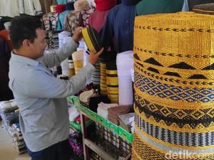 Pesona Songkok Recca Bugis yang Jadi Favorit saat Ramadhan