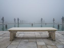 Unik! Fotografer Ini Motret Arah Berlawanan Landmark Terkenal