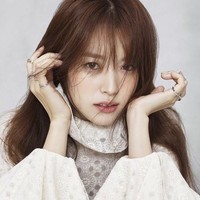 Karier Han Hyo Joo sebagai aktris menanjak setelah membintangi Shining Inheritance, Dong Yi, Cold Eyes, dan yang terbaru W, tayang pada 2016. Foto: Instagram/Han Hyo Joo