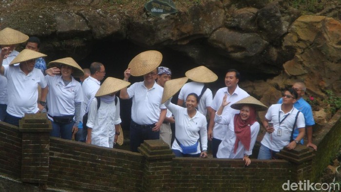 Ketika Menteri Rini Singgah ke Gua Instagramable di Purbalingga