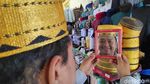 Foto: Peci Khas Suku Bugis Buat Oleh-oleh dari Maros