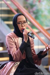 Sukses Gelar Fashion Show Busana Modest, Hijabers Indonesia Ini Dipuji D&G
