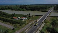 Penampakan dari udara jalur lintas selatan di Kebumen, Jawa Tengah.