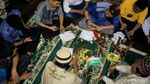 Foto: Ritual Cuci Pusaka Saat Ramadhan di Maros