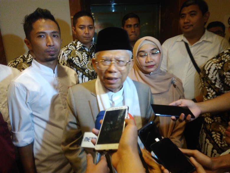 Maruf Pastikan Anaknya Tak Masuk Kabinet Jika Dirinya Jadi Wapres Maruf Pastikan Anaknya Tak Masuk Kabinet Jika Dirinya Jadi Wapres