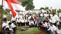 Peringatan tersebut digelar di TPU Tanah Kusir, Jakarta, Minggu (12/5/2019).