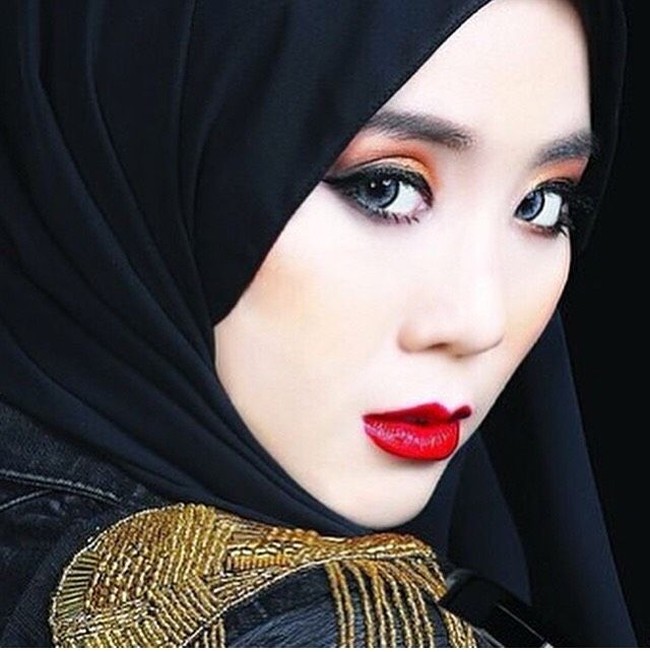 Pemilik akun Instagram @reisha.art yang telah memiliki 314 ribu lebih pengikut ini pun mengaku tidak menyesal kehilangan karier serta teman-temannya setelah memutuskan berhijab. Foto: Instagram