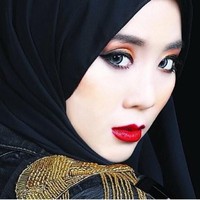 Pemilik akun Instagram @reisha.art yang telah memiliki 314 ribu lebih pengikut ini pun mengaku tidak menyesal kehilangan karier serta teman-temannya setelah memutuskan berhijab. Foto: Instagram