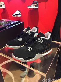 Sneakers Nike Air Jordan 4 OG 'Bred 