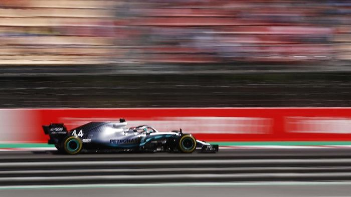 Pebalap Mercedes Lewis Hamilton memenangi F1 GP Spanyol. (Foto: Juan Medina / Reuters) Pebalap Mercedes Lewis Hamilton memenangi F1 GP Spanyol. (Foto: Juan Medina / Reuters)