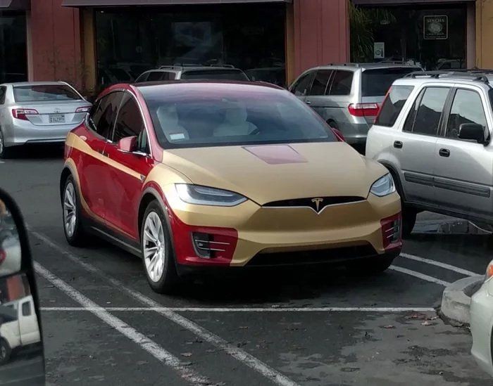 Mobil Listrik Tesla  Iron Man