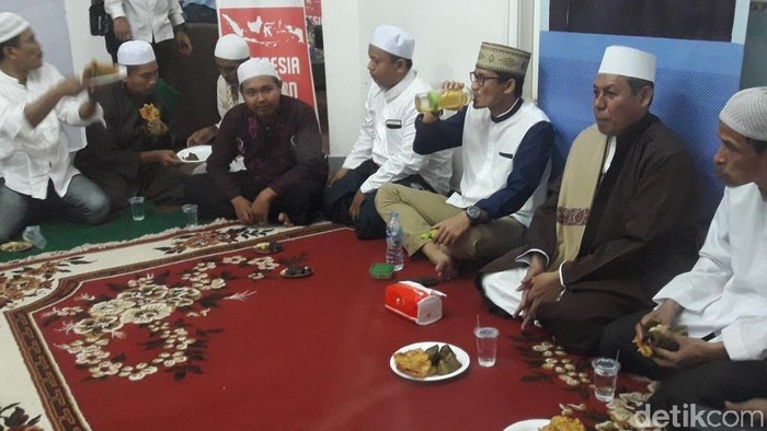 Bukber Bareng Relawan, Sandiga Ingatkan Kawal Proses Pemilu