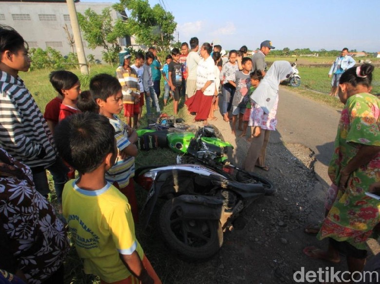 Dua Motor Bertabrakan Hindari Jalan Berlubang, Satu Tewas Dua Motor Bertabrakan Hindari Jalan Berlubang, Satu Tewas