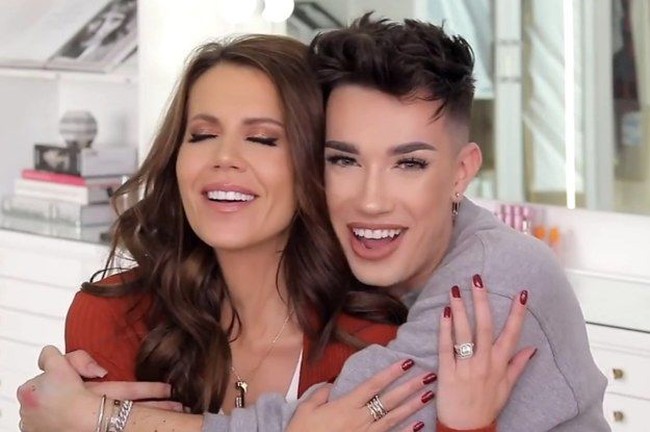 James Charles pada awalnya bersahabat dengan beauty vlogger Tati Westbrook. Namun persahabatannya retak setelah James mempromosikan vitamin tidur dari brand Sugar Bear Hair Care yang merupakan kompetitor dari brand suplemen milik Tati, Halo Beauty. Sebelumnya, James mengatakan kepada Tati bahwa dia tidak bisa mengekspos Halo Beauty karena tidak sesuai dengan audiensnya yang kebanyakan remaja.Tati pun menyebut bahwa permasalahannya dengan James tak hanya sebatas promosi vitamin. Tati menilai sikap James telah berubah dan semakin tidak pantas. Ada banyak hal yang terjadi dengan James Charles saat ini yang aku tidak dukung dan tidak aku setujui, ucap Tati. Foto: YouTube