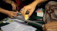 Kegiatan yang digelar ini diikuti oleh para kemunitas pecinta badik dari beberapa daerah, mulai dari Makassar, Gowa dan Pangkep (Mohammad Bakrie/detikcom)