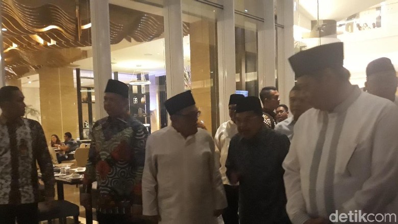 Jk Hingga Ketua Dpr Mpr Dpd Hadiri Undangan Buka Puasa