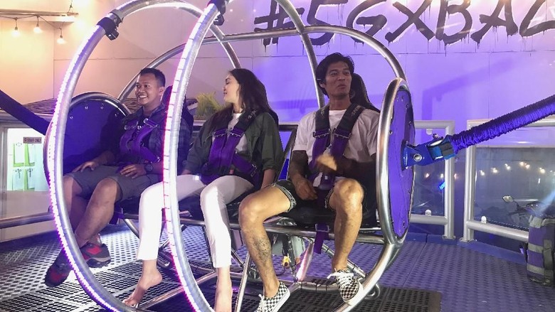 Di wahana ini kamu akan mencoba rasanya dilempar dari titik 0 meter hingga terhempas ke ketinggian 50 meter dengan kecepatan tinggi. Foto: Robi Setiawan/detikcom Di wahana ini kamu akan mencoba rasanya dilempar dari titik 0 meter hingga terhempas ke ketinggian 50 meter dengan kecepatan tinggi. Foto: Robi Setiawan/detikcom