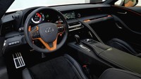 Tema oranye terus mengalir sampai kabin. Bagian dalam mobil ini mendapatkan elemen kontras pada panel instrumen, setir dan sisipan pintu. Foto: Lexus