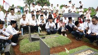 Begini momen sejumlah aktivis 98 saat melakukan peringatan tragedi 12 Mei.