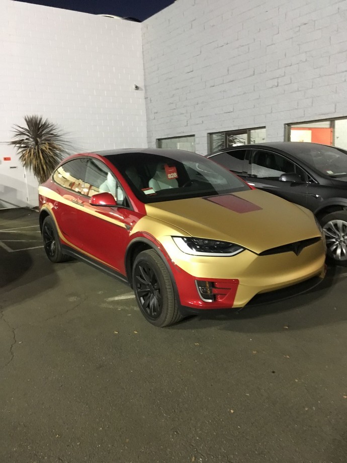 Mobil Listrik Tesla  Iron Man Foto 4