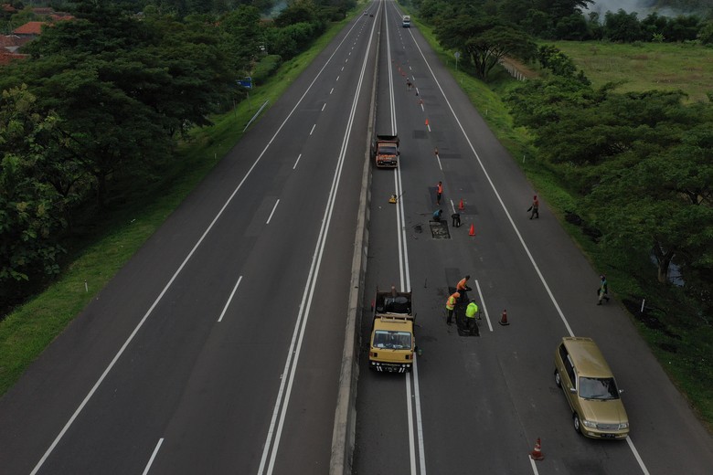 Jangan Cuma Tol Sebaiknya Pemerintah Perhatikan Jalan 