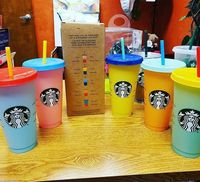 Keren! Cup Starbucks Ini Bisa Berubah Warna karena Suhu Minuman