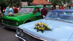 Unik Banget! Pasangan Ini Menikah di Mobil Bak Terbuka