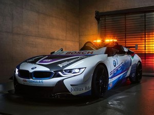BMW i8 Jadi Safety Car Formula E Pertama