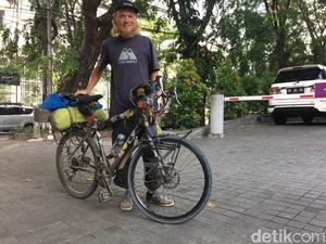 Pria Denmark Naik Sepeda Finlandia-Jakarta demi Kesehatan Jiwa