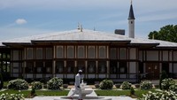 Perkembangan Islam di Amerika memang tak bisa dilepaskan dari sejumlah tantangan, salah satunya Islamophobia. Meski begitu, ajaran agam yang penuh damai yang dibawa Islam tak dipungkiri juga menarik minat sejumlah warga untuk mengenal dan mempelajarinya, sehingga meski minoritas, perkembangan Islam di Amerika cukup signifikan dari masa ke masa. Amr Alfiky/Reuters.