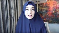 Celine Evangelista mengaku nyaman mengenakan hijab. Foto: dok. YouTube Celine Evangelista