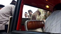 Pasangan asal Kecamatan Sewon, Kabupaten Bantul, Agus Daryanto (33) dan Sera Agustina (31) melangsungkan ijab qabul dengan cara yang unik.