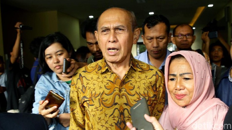 Pengacara Kivlan: Uang SGD 15 Ribu untuk Demo Peringati Supersemar Pengacara Kivlan: Uang SGD 15 Ribu untuk Demo Peringati Supersemar