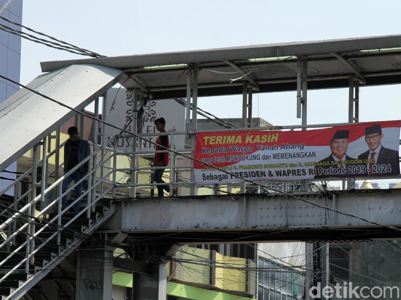 Spanduk Klaim Menang Bertebaran, BPN Prabowo Lepas Tangan Spanduk Klaim Menang Bertebaran, BPN Prabowo Lepas Tangan