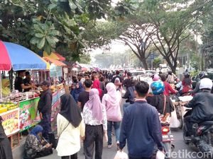 Pasar Takjil Soehat, Nuansa Setiap Ramadhan yang Ditolak Warga