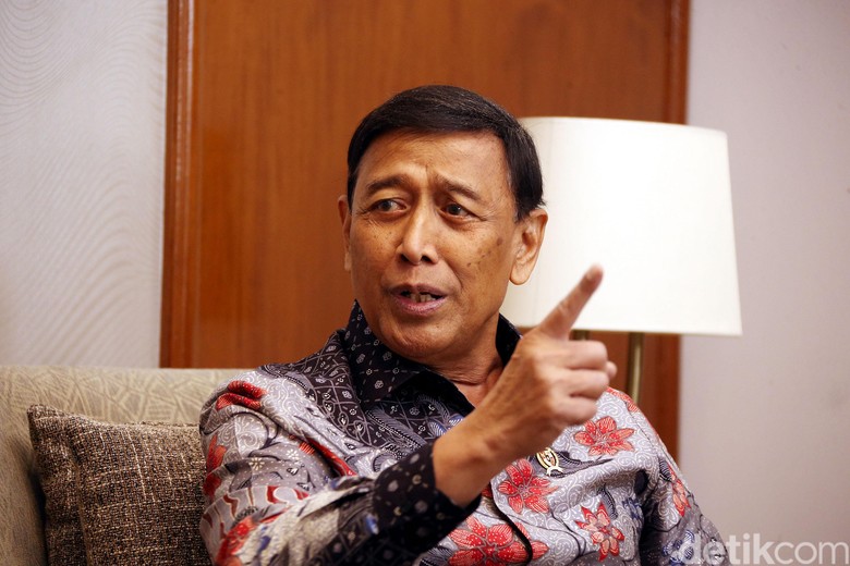 Blokir Kirim Gambar di WA-Medsos, Wiranto: Ini Upaya Amankan Negeri Blokir Kirim Gambar di WA-Medsos, Wiranto: Ini Upaya Amankan Negeri