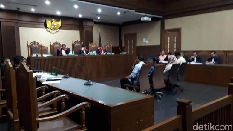 Saksi Ngaku Beri Rp 400 Juta ke Aspri Menpora dari KONI Saksi Ngaku Beri Rp 400 Juta ke Aspri Menpora dari KONI
