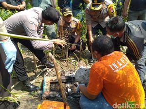 Ungkap Identitas, Mayat Terbakar di Mojokerto Dibawa ke RS Bhayangkara