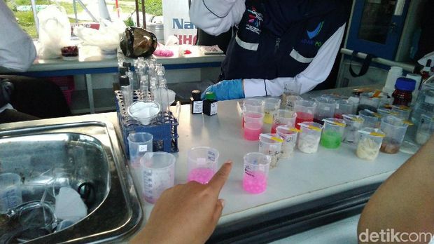 Petugas Temukan Sekoteng Pink Berpewarna Tekstil di Ciamis