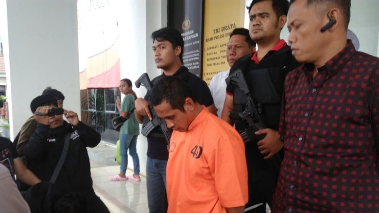Dibunuh Pelanggan di Apartemen Tangerang, Tari Dijerat Charger HP Dibunuh Pelanggan di Apartemen Tangerang, Tari Dijerat Charger HP