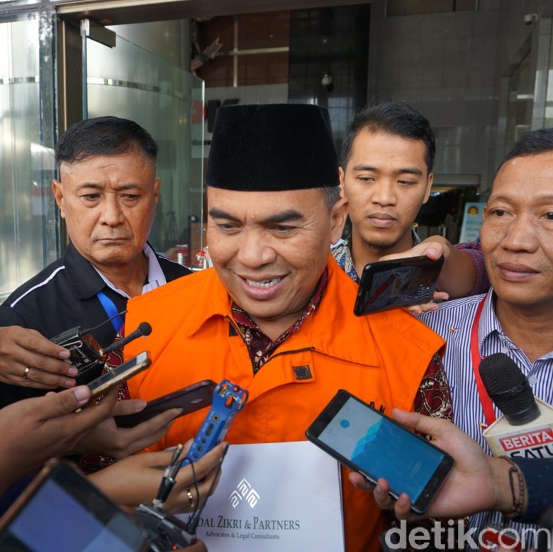 Bupati Jepara Ditahan KPK, Ganjar: Wabup Ambil Alih Pemerintahan Bupati Jepara Ditahan KPK, Ganjar: Wabup Ambil Alih Pemerintahan