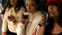 Melihat Instagramnya, Shopie ternyata penggemar berat sosis. Ia bahkan memiliki akun khusus untuk mengulas cita rasa beragam sosis yang diberi nama @sophiessausagereviews. Foto: Instagram sophiet