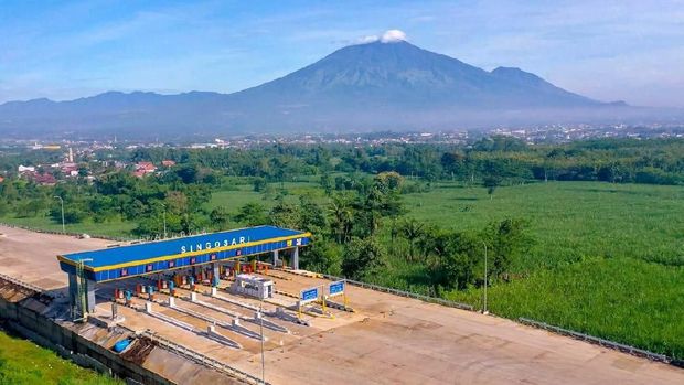 Menjajal Tol Malang-Pandaan dengan View Panorama Pegunungan